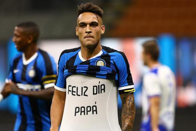 现出类似的 现出类似的